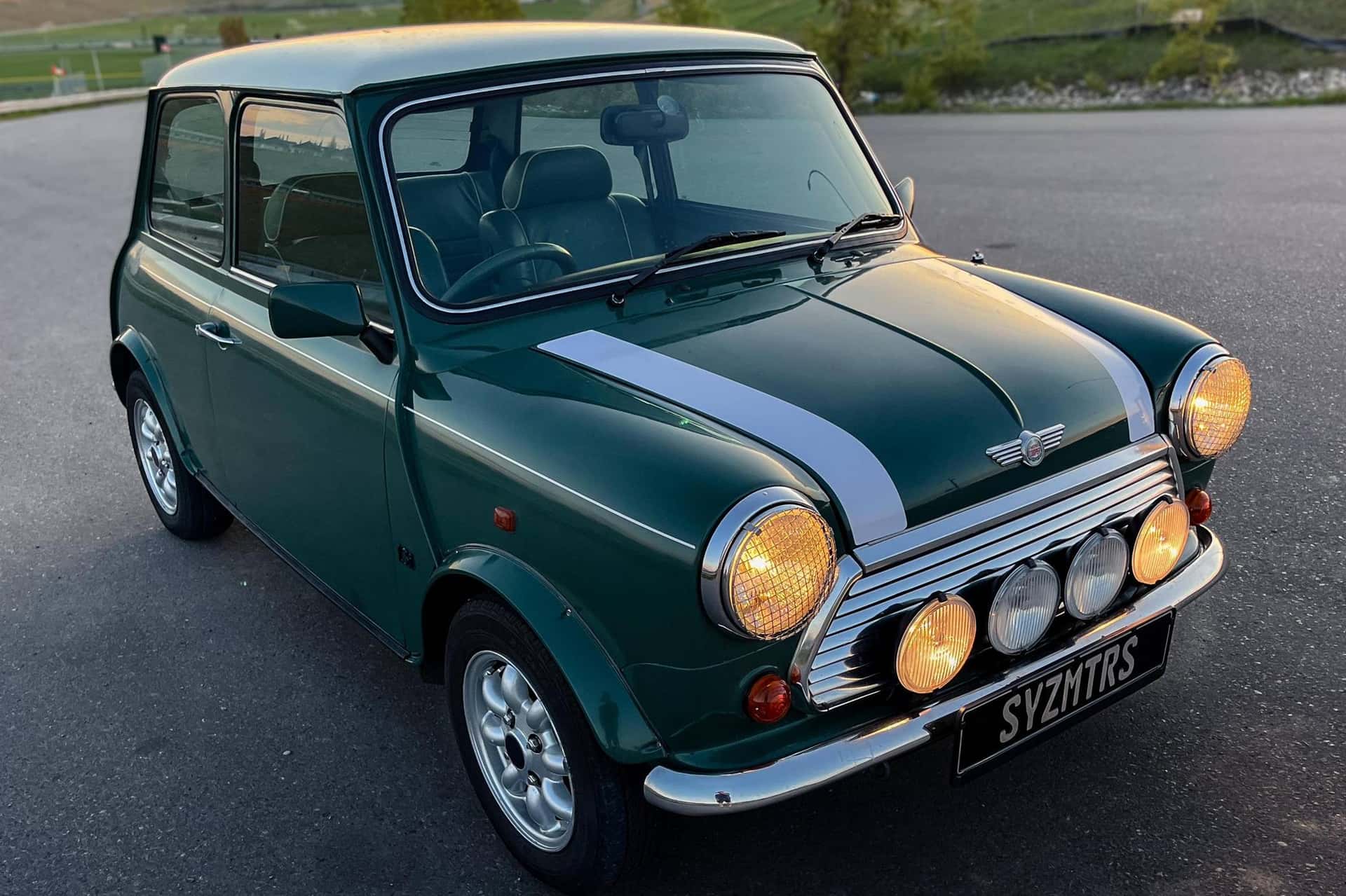 1996 MINI Classic Mini sold for $10,500