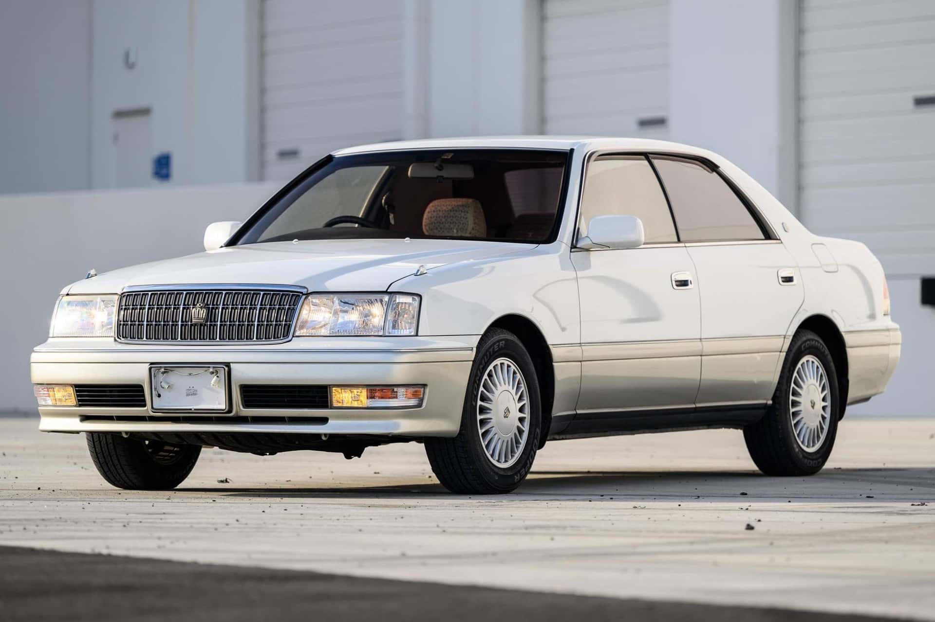 1998 Toyota Crown sold for $8,800