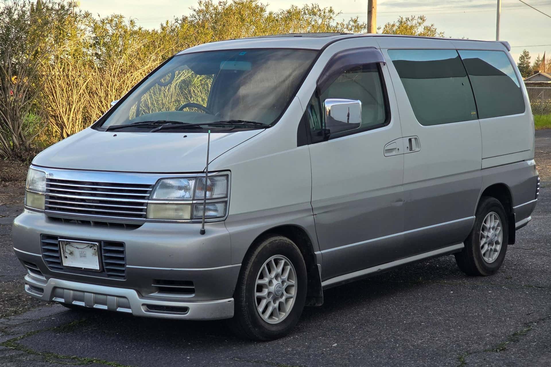 1998 Nissan Elgrand sold for $6,500