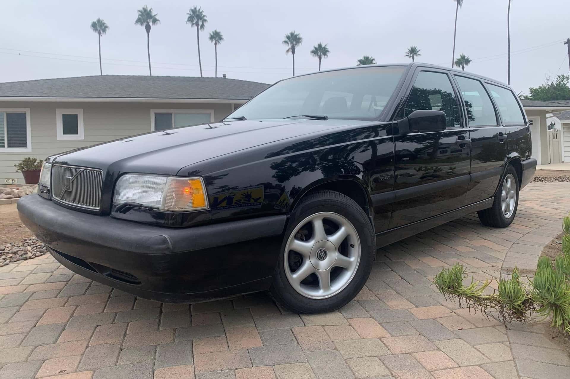 1994 Volvo 850 sold for $8,000