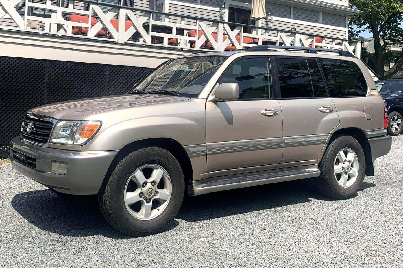 2004 Toyota Land Cruiser sold for $17,750