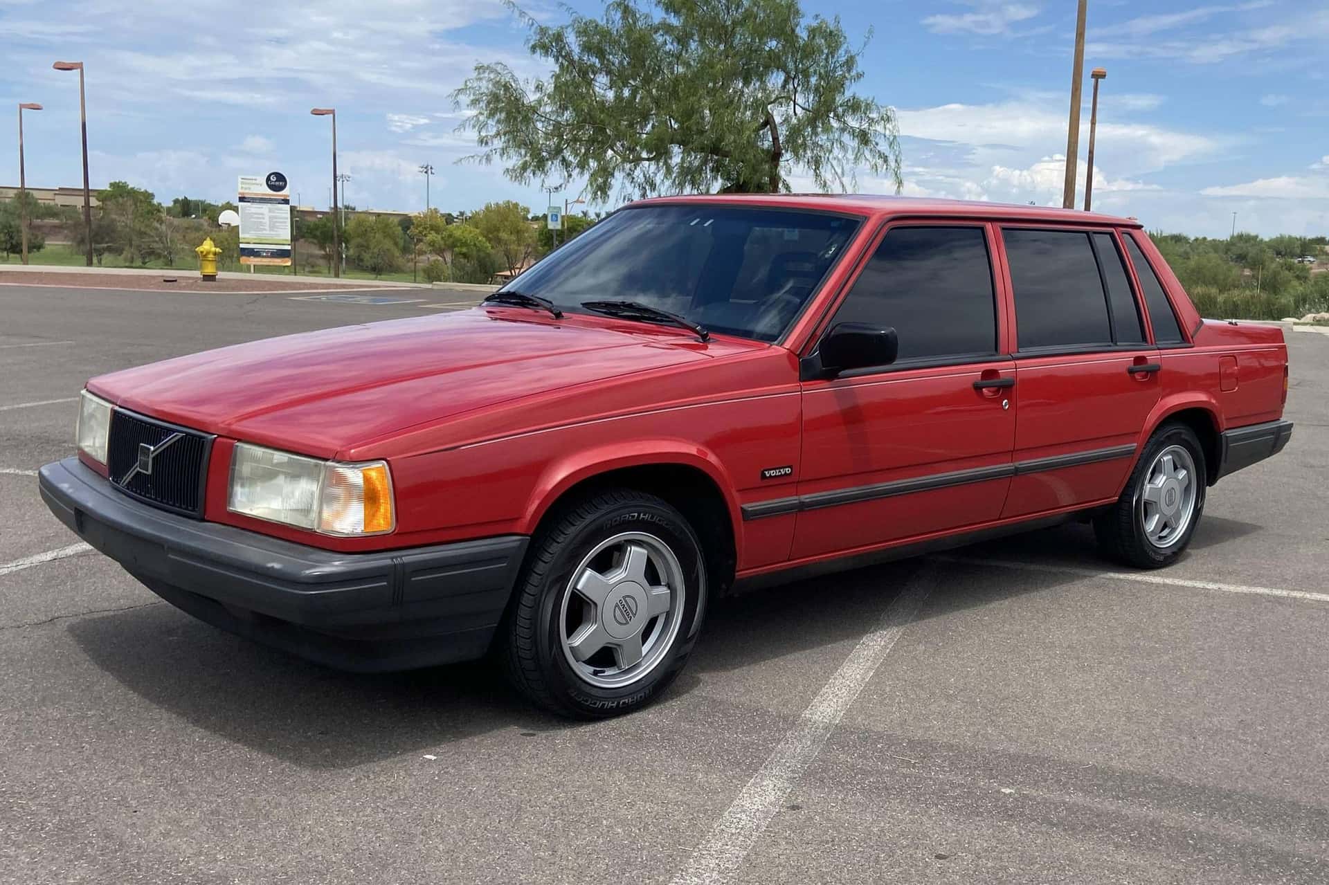 1991 Volvo 740 sold for $4,700