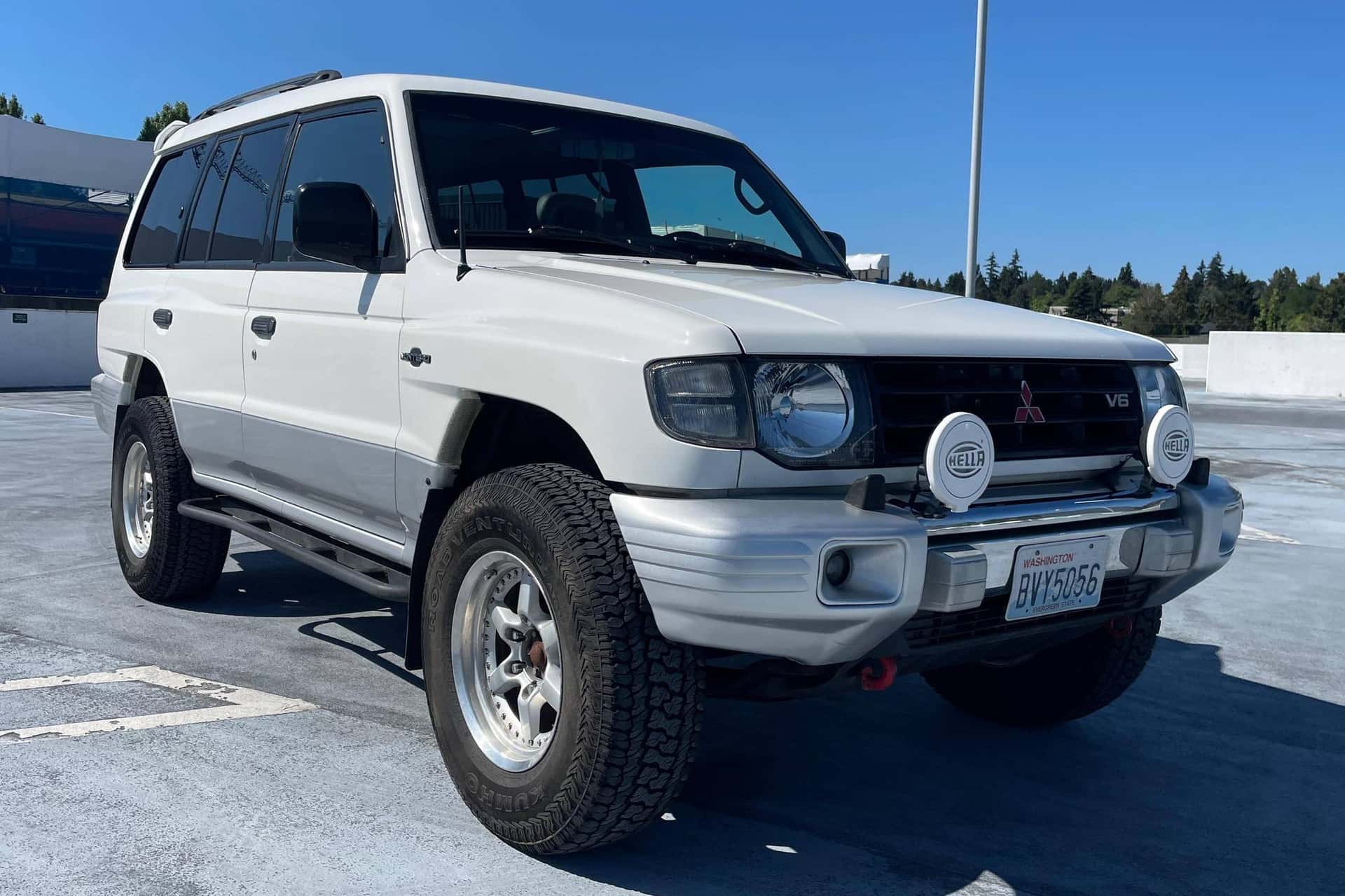 1999 Mitsubishi Montero sold for $5,300