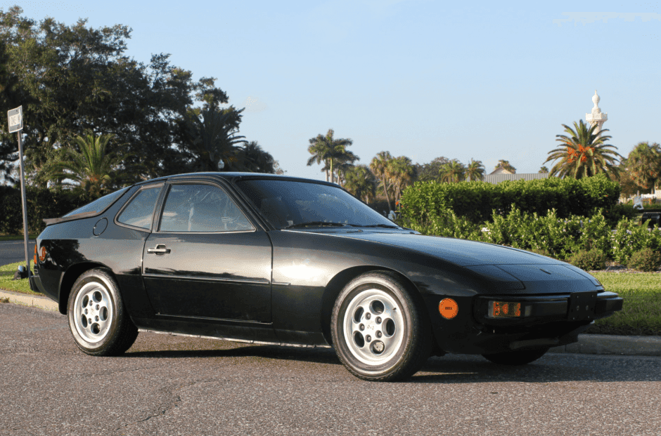 Porsche 924 classic car