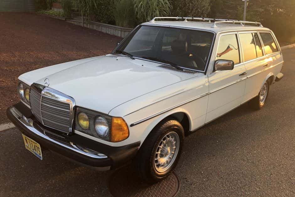 Mercedes-Benz W123 classic car