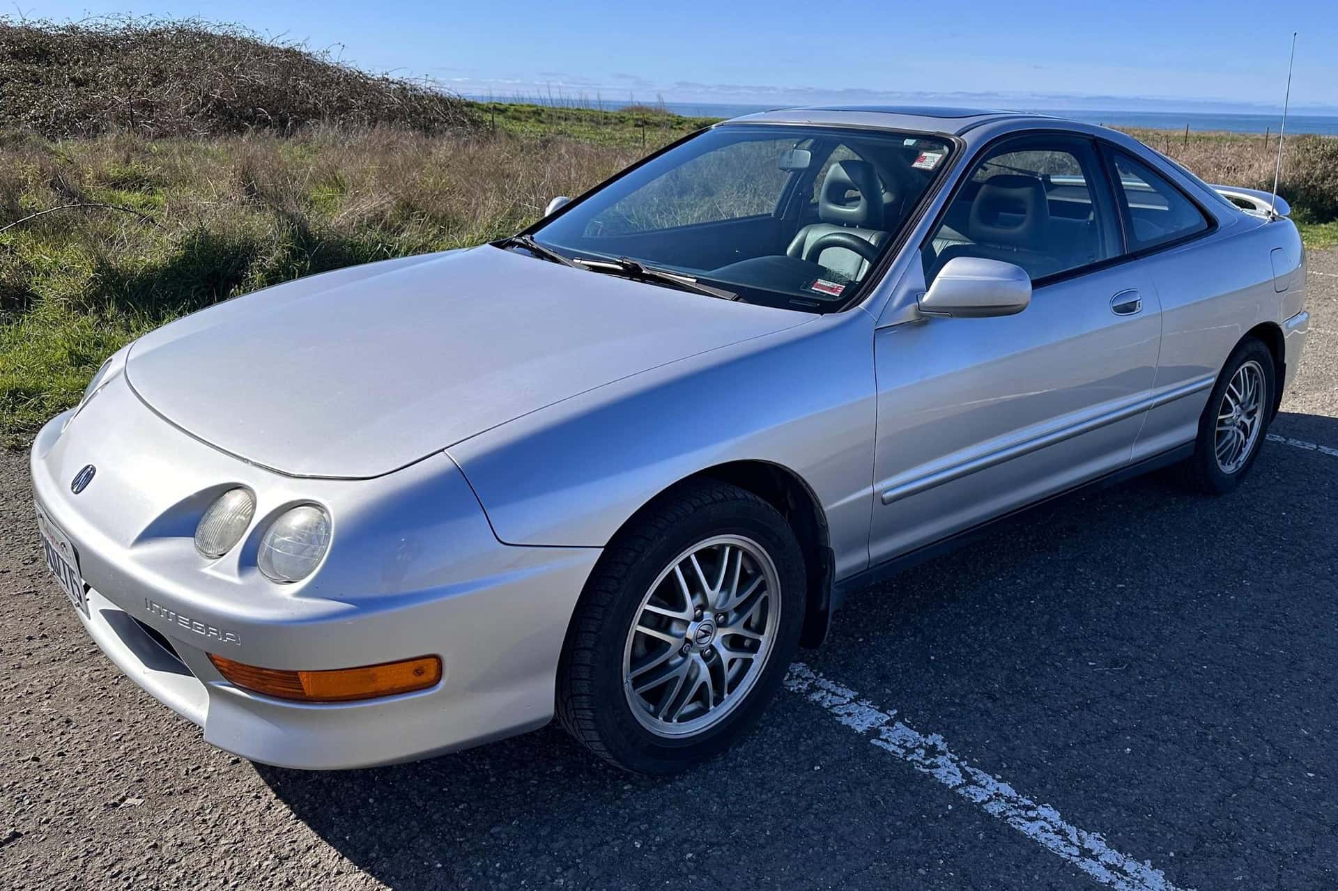 2000 Acura Integra sold for $9,000