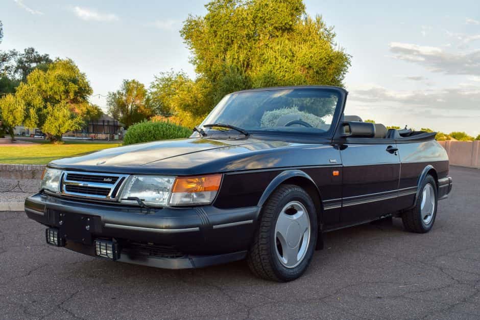Saab 900 classic car