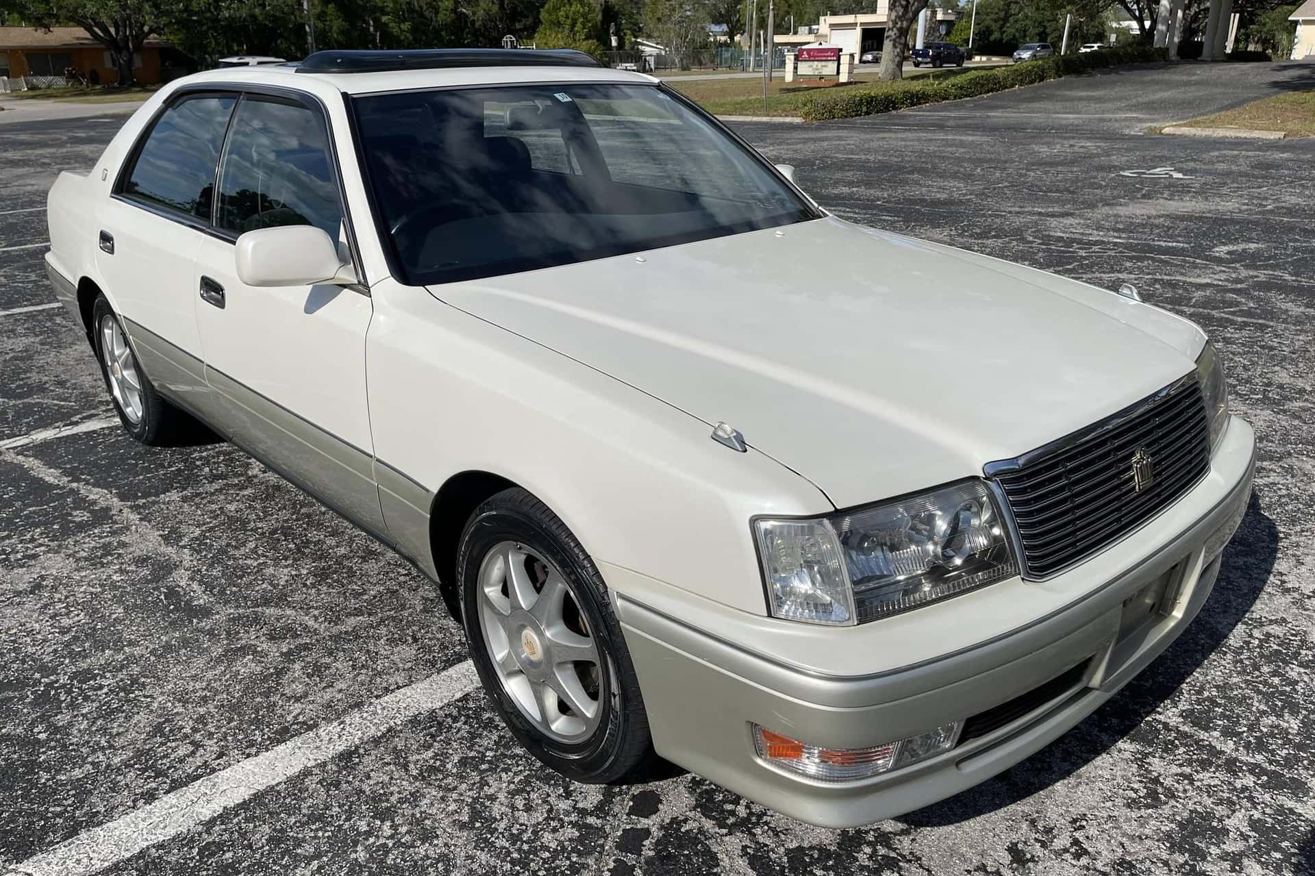 1997 Toyota Crown sold for $10,600