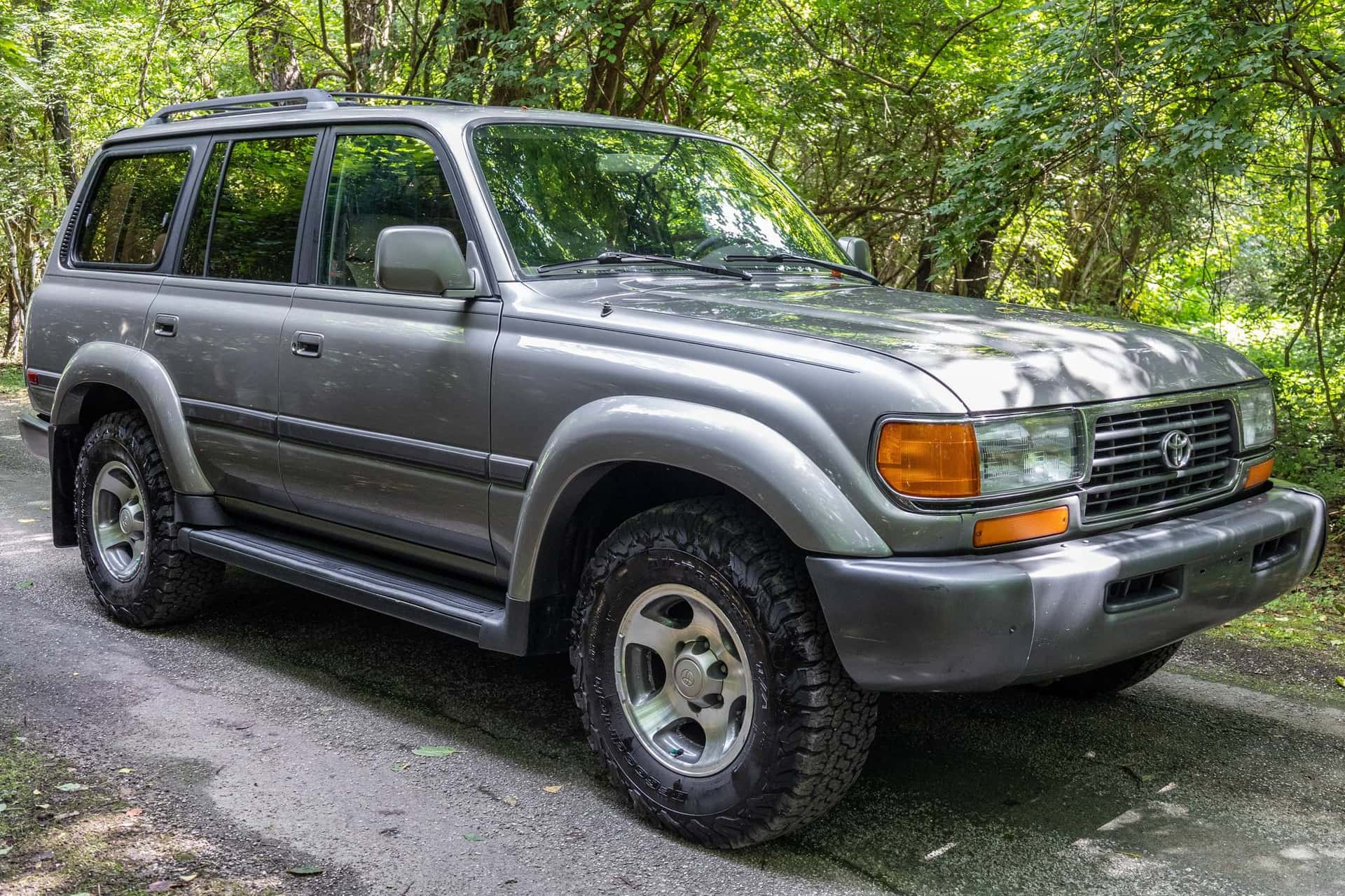 1997 Toyota Land Cruiser sold for $17,851