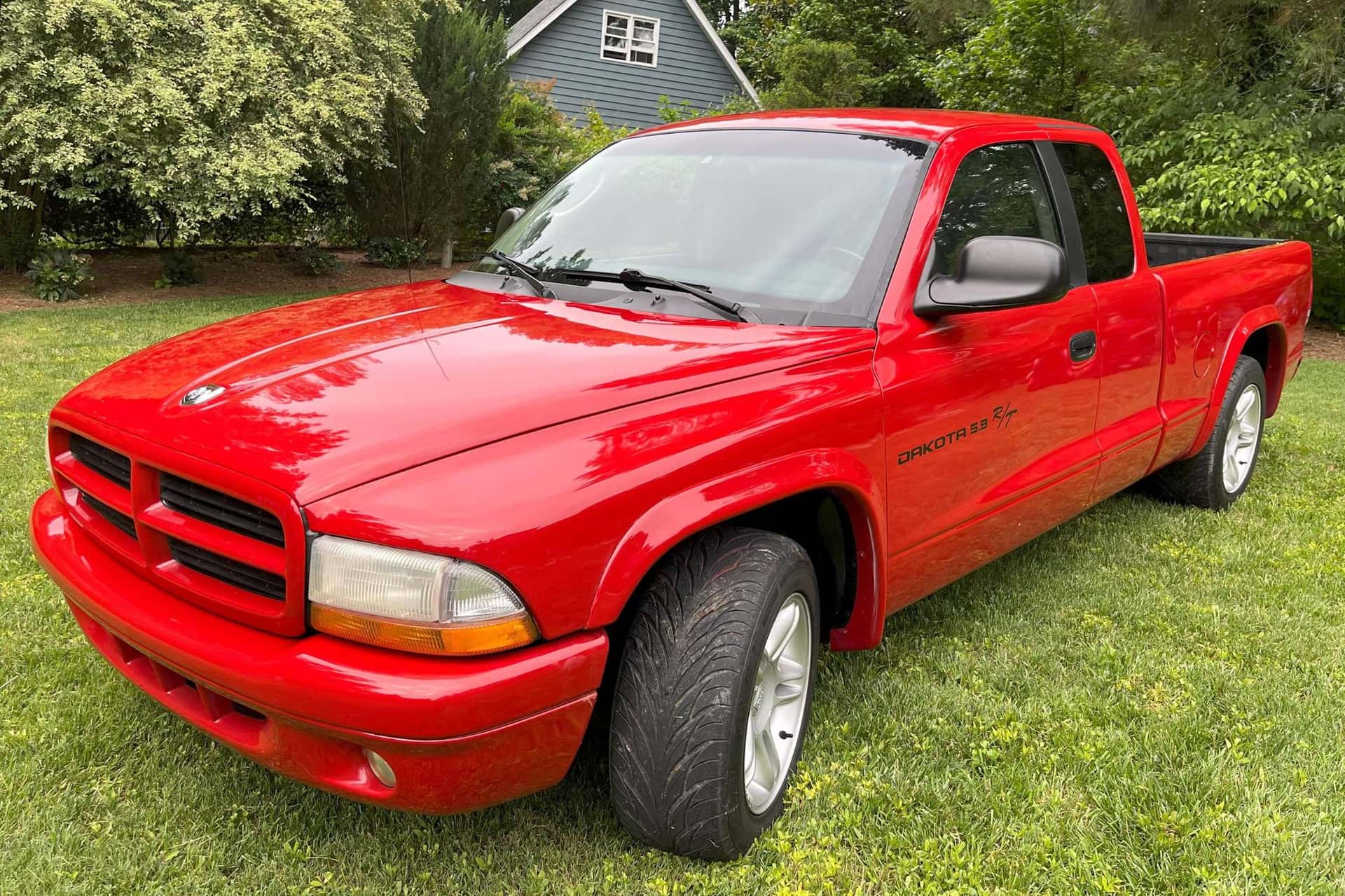 2001 Dodge Dakota sold for $12,900