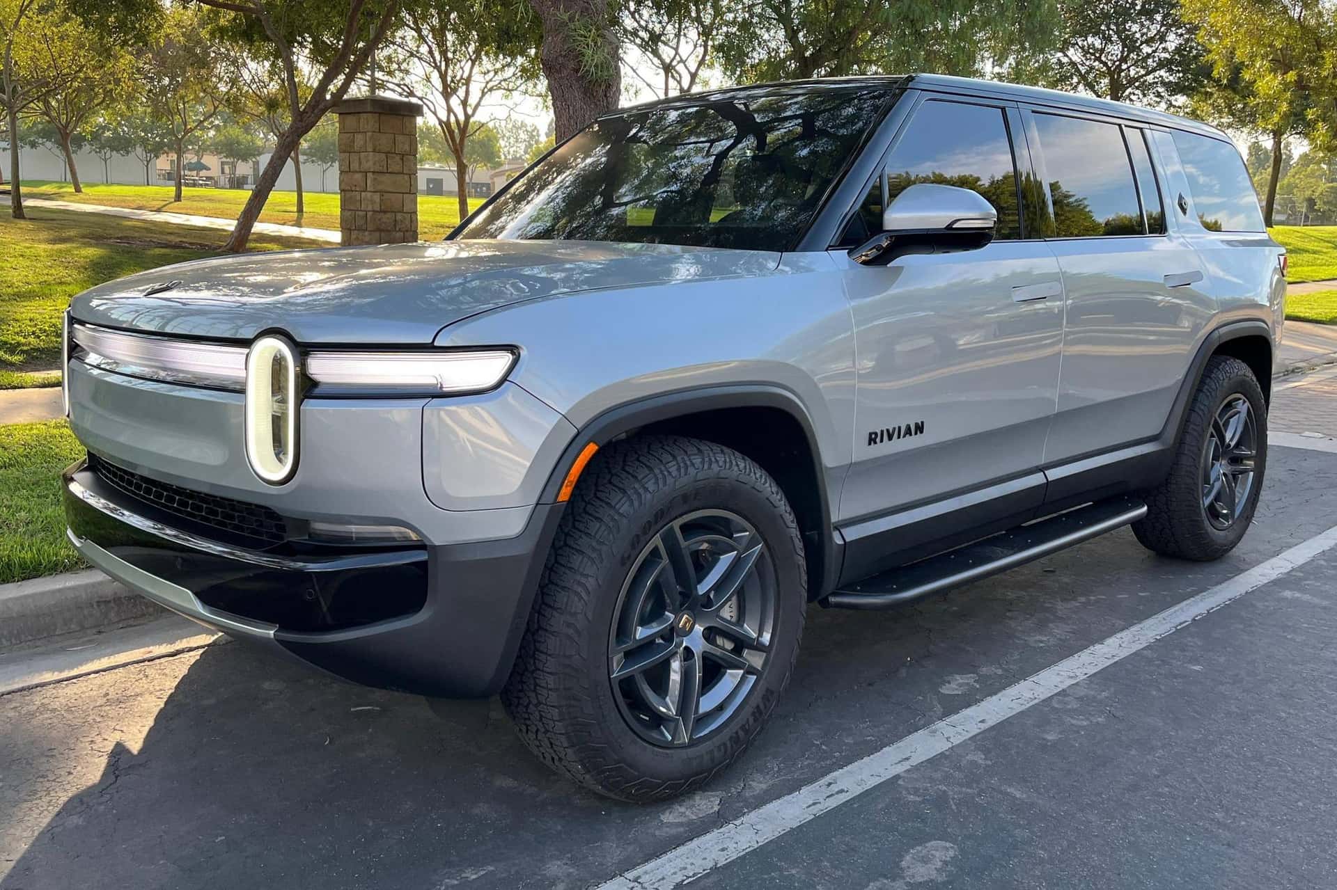2025 Rivian R1S sold for $67,313