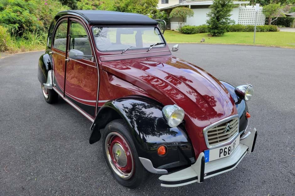 Citroen 2CV classic car
