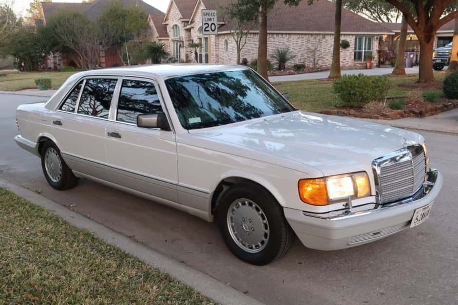 1991 Mercedes-Benz W126 S-Class sold for $15,750