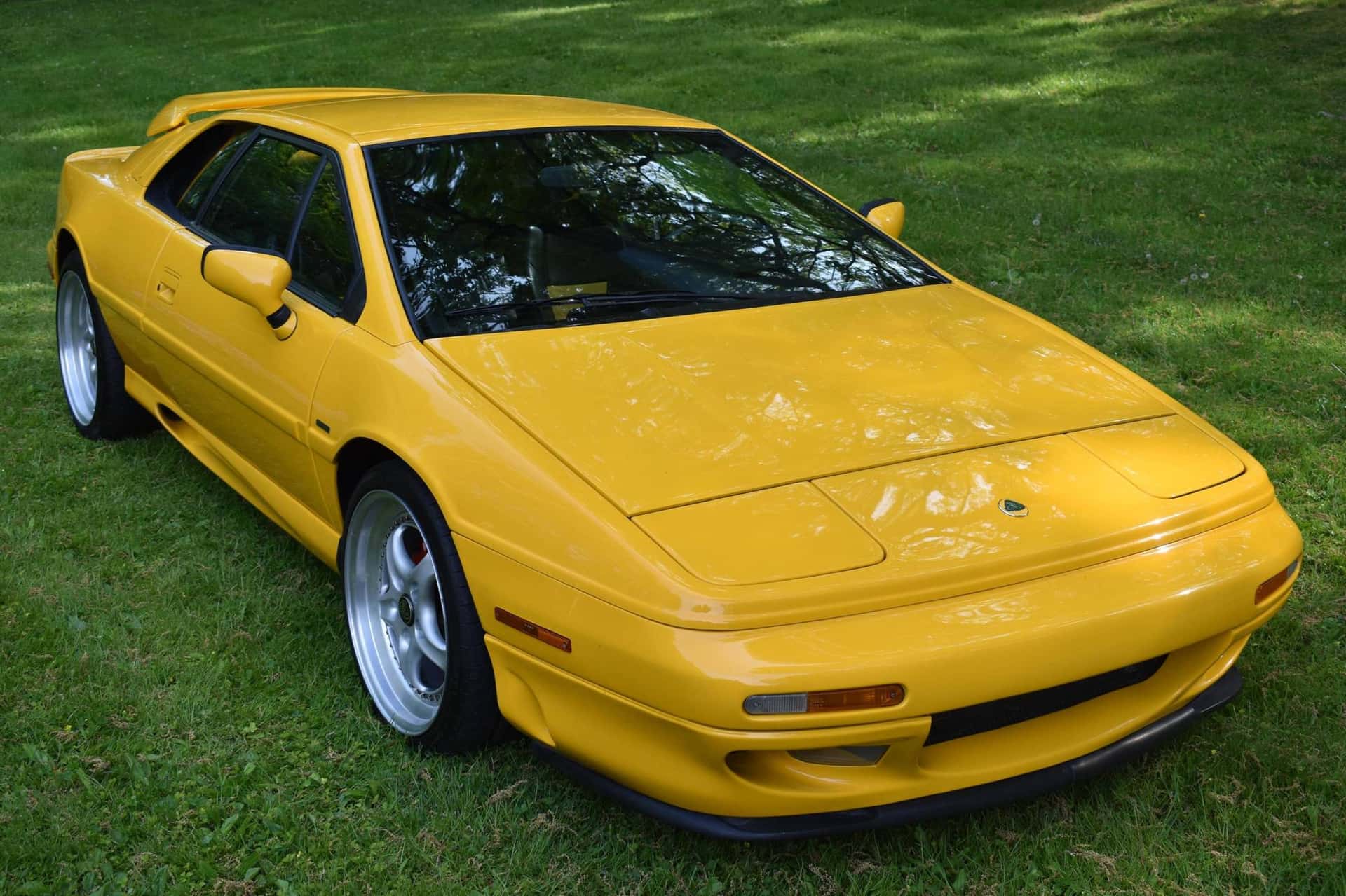1994 Lotus Esprit sold for $26,000