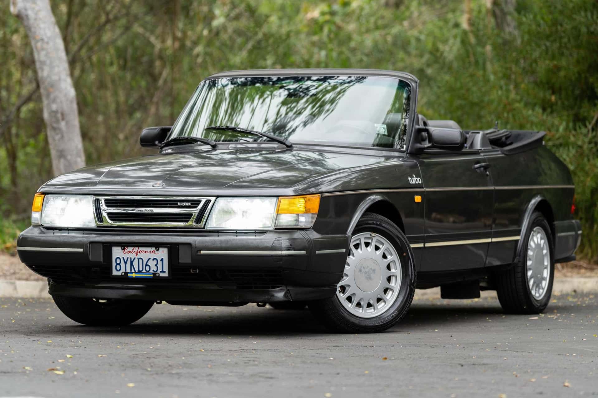 1989 Saab 900 sold for $7,000