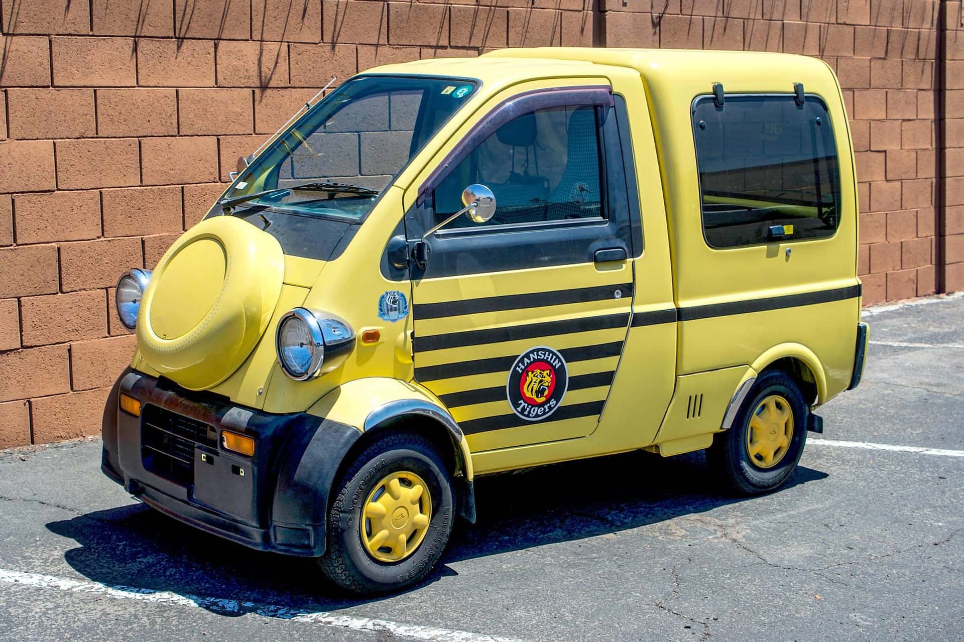 1998 Daihatsu Midget sold for $8,500