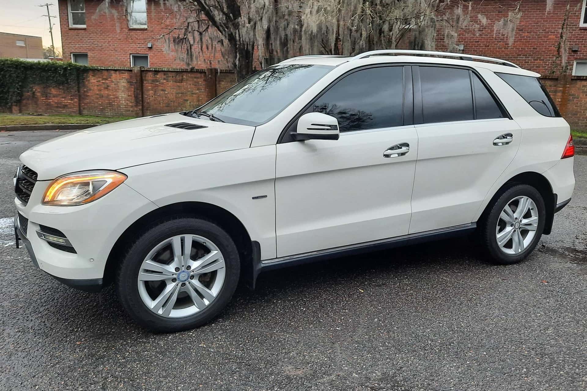 2012 Mercedes-Benz ML-Class sold for $10,201