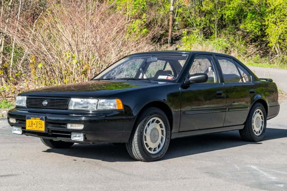 1992 Nissan Maxima sold for $11,111