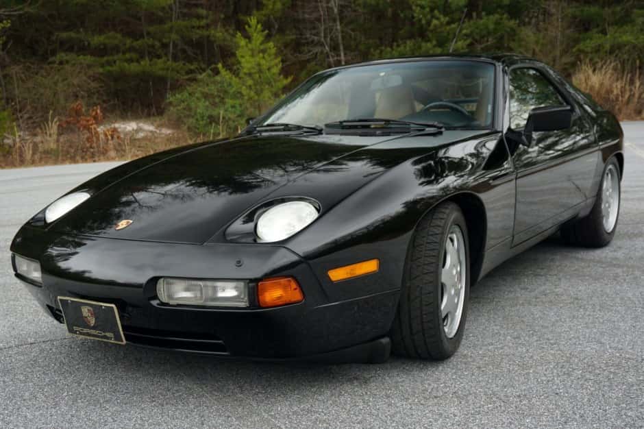 1991 Porsche 928 sold for $25,250