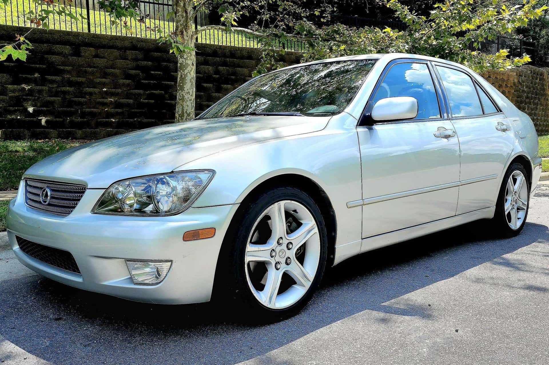 2001 Lexus IS sold for $10,250