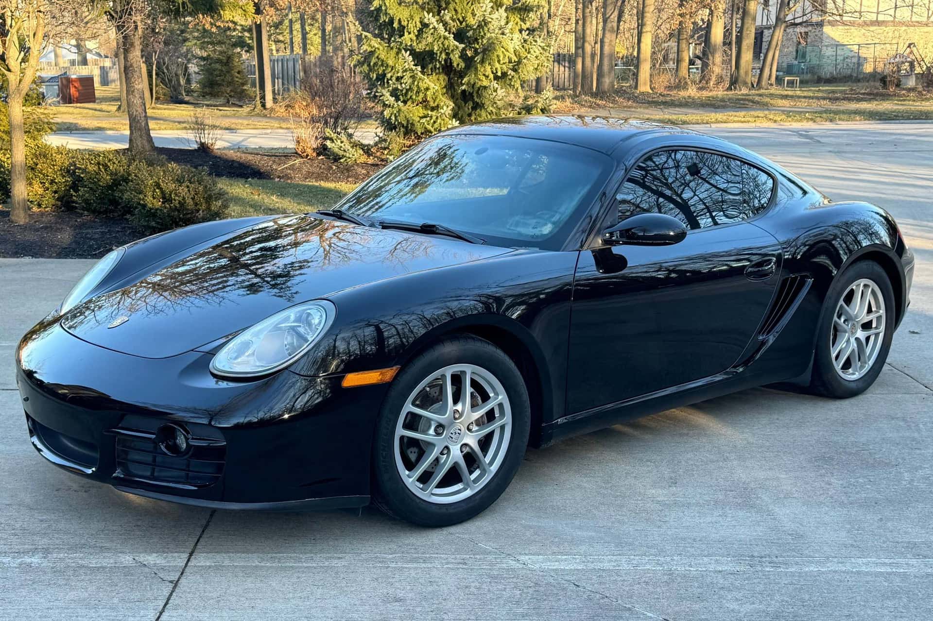 2007 Porsche 987 Cayman sold for $19,500