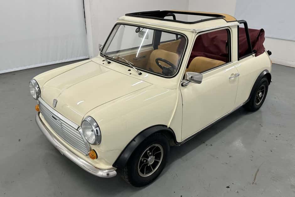 1972 Mini Mk III-Mk V sold for $15,000
