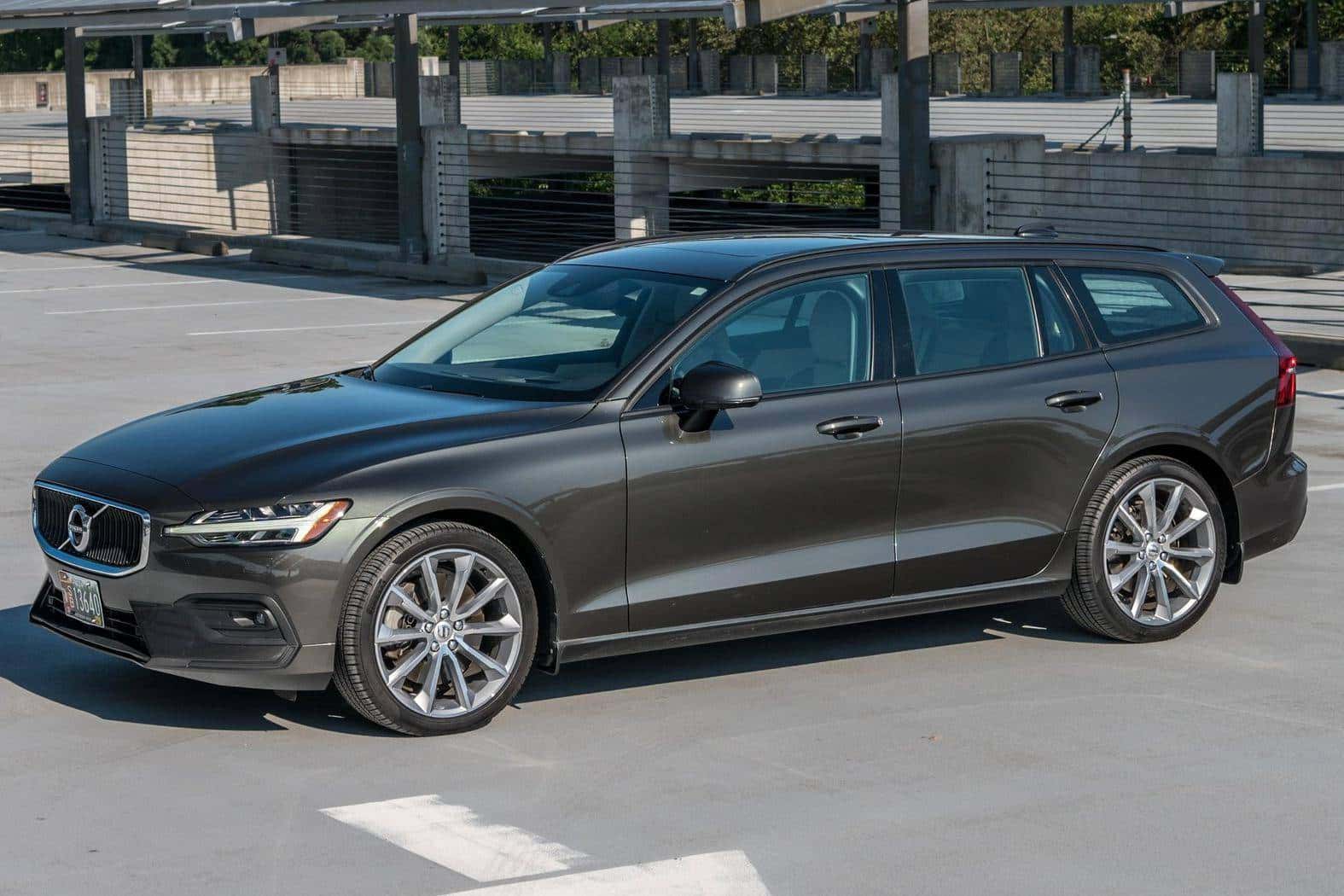 2019 Volvo V60 sold for $35,001