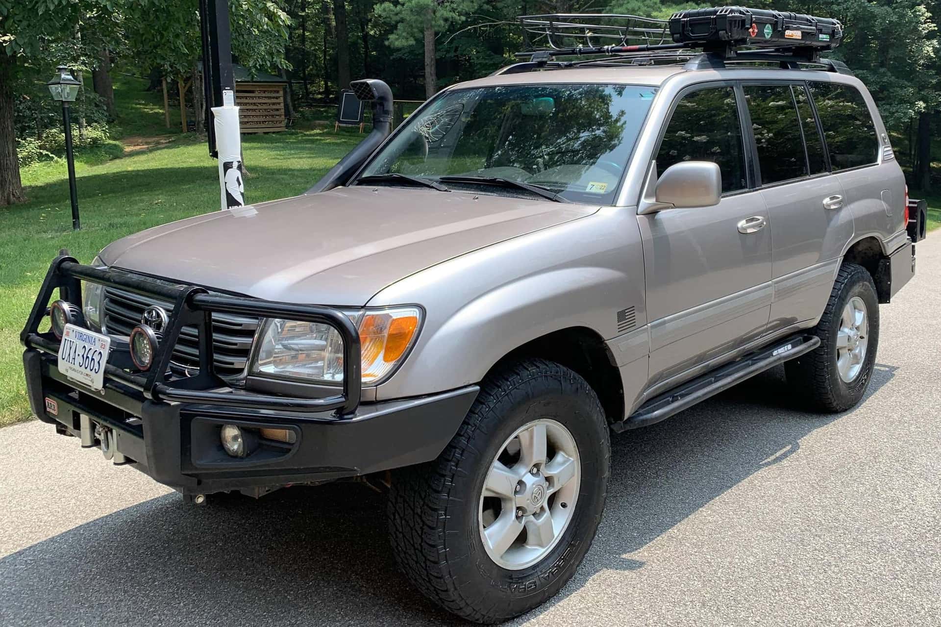 2004 Toyota Land Cruiser sold for $14,600