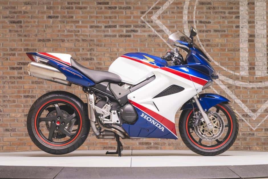 Honda VFR800 classic car
