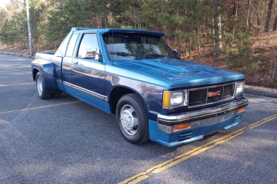 1989 GMC S-15 Sonoma (1982-1993) sold for $9,300