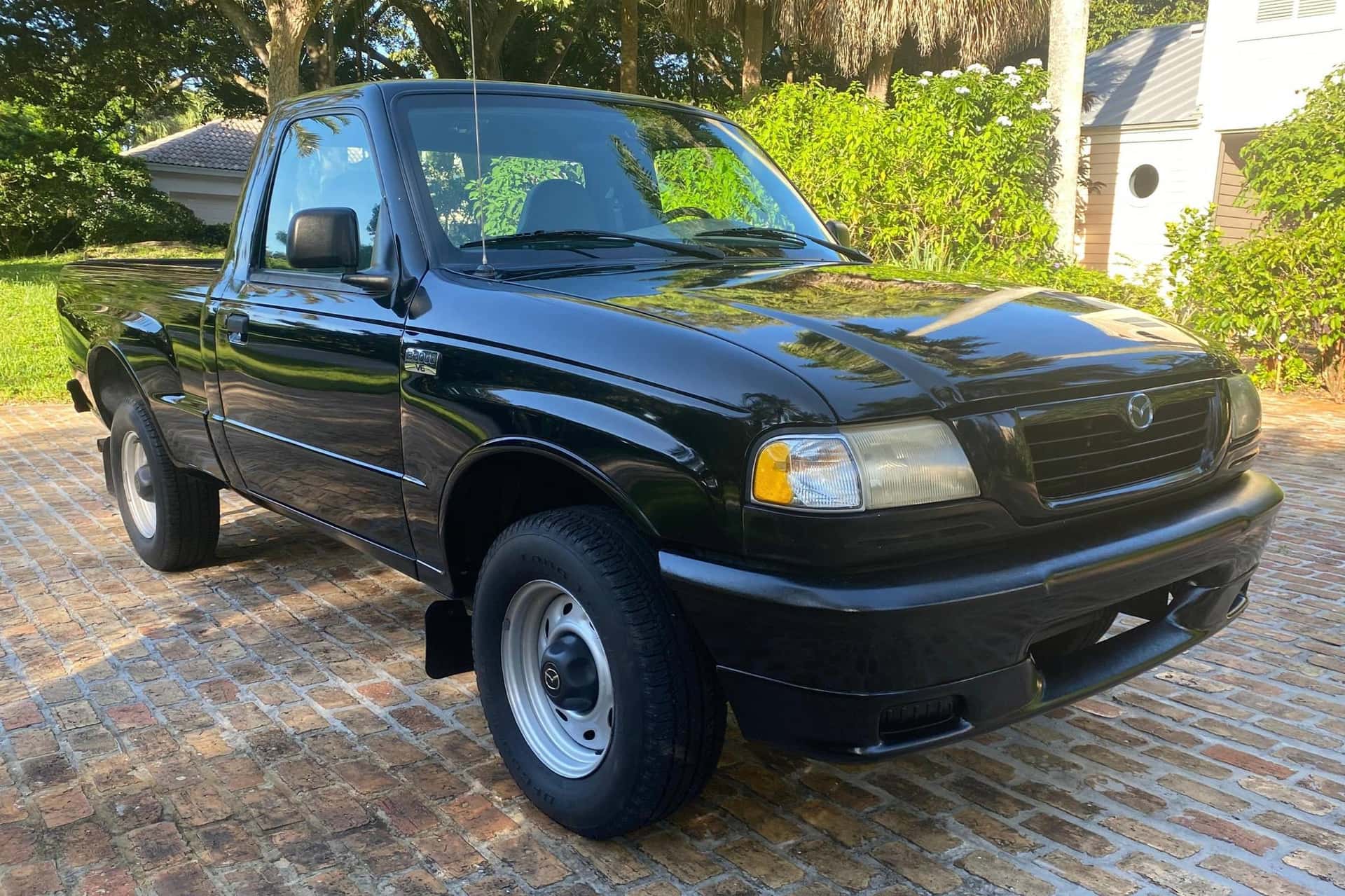 2000 Mazda B3000 sold for $11,500