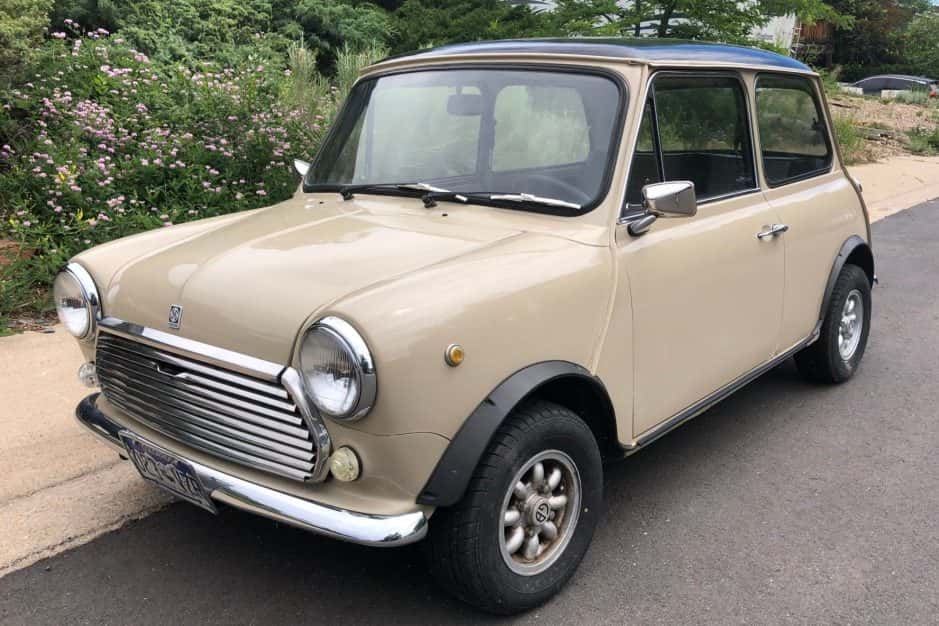 1973 Mini Mk I-III Cooper sold for $10,000