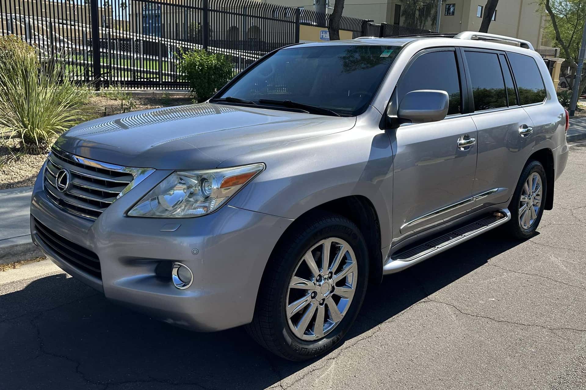 2009 Lexus LX sold for $25,500