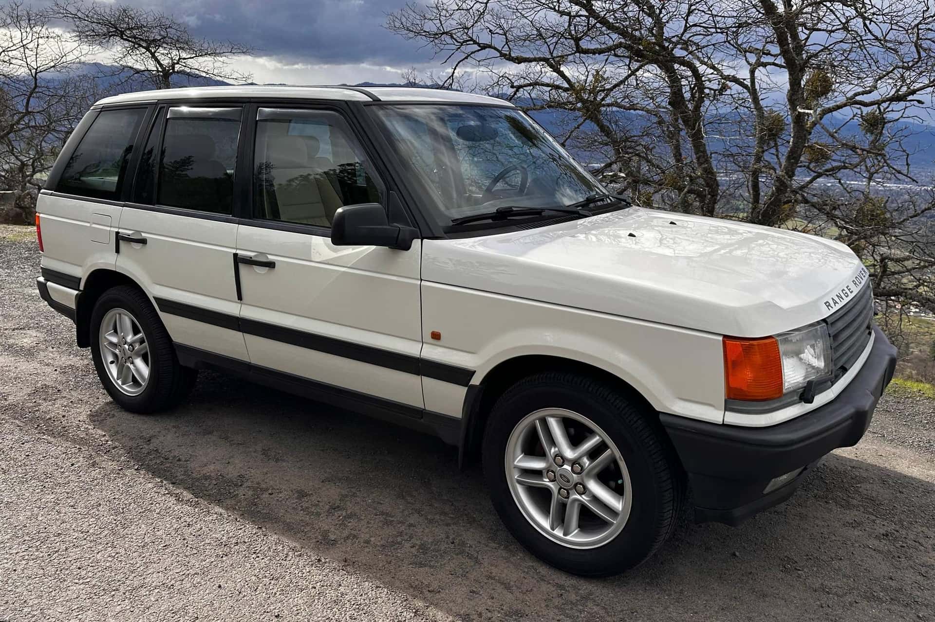 1998 Land Rover Range Rover sold for $11,800