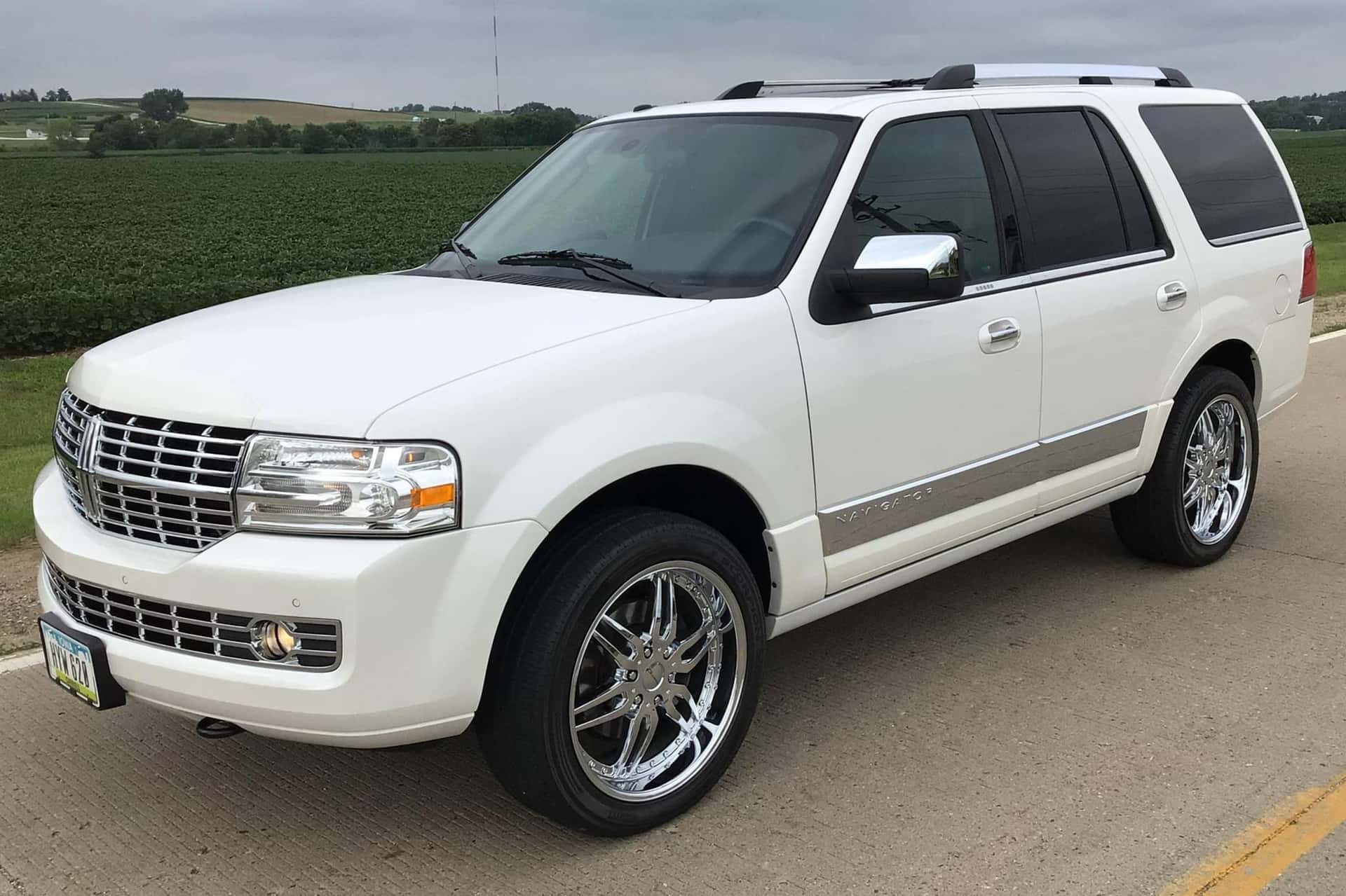2011 Lincoln Navigator sold for $35,250