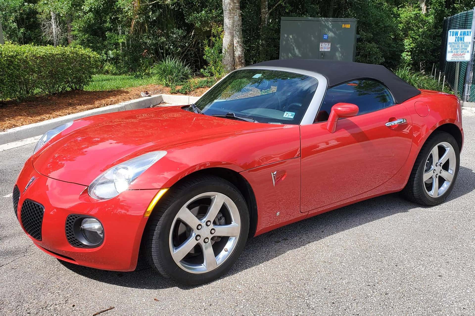 2008 Pontiac Solstice sold for $10,500