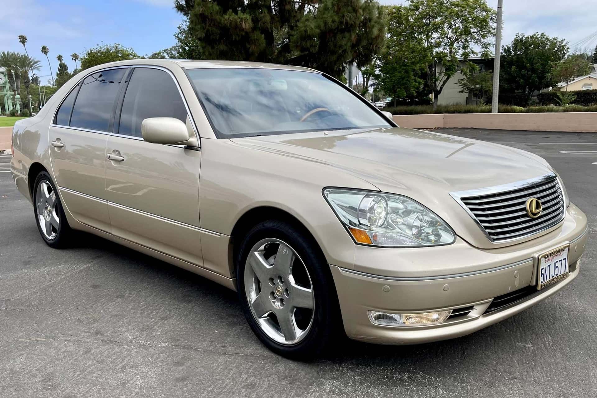 2005 Lexus LS sold for $15,500