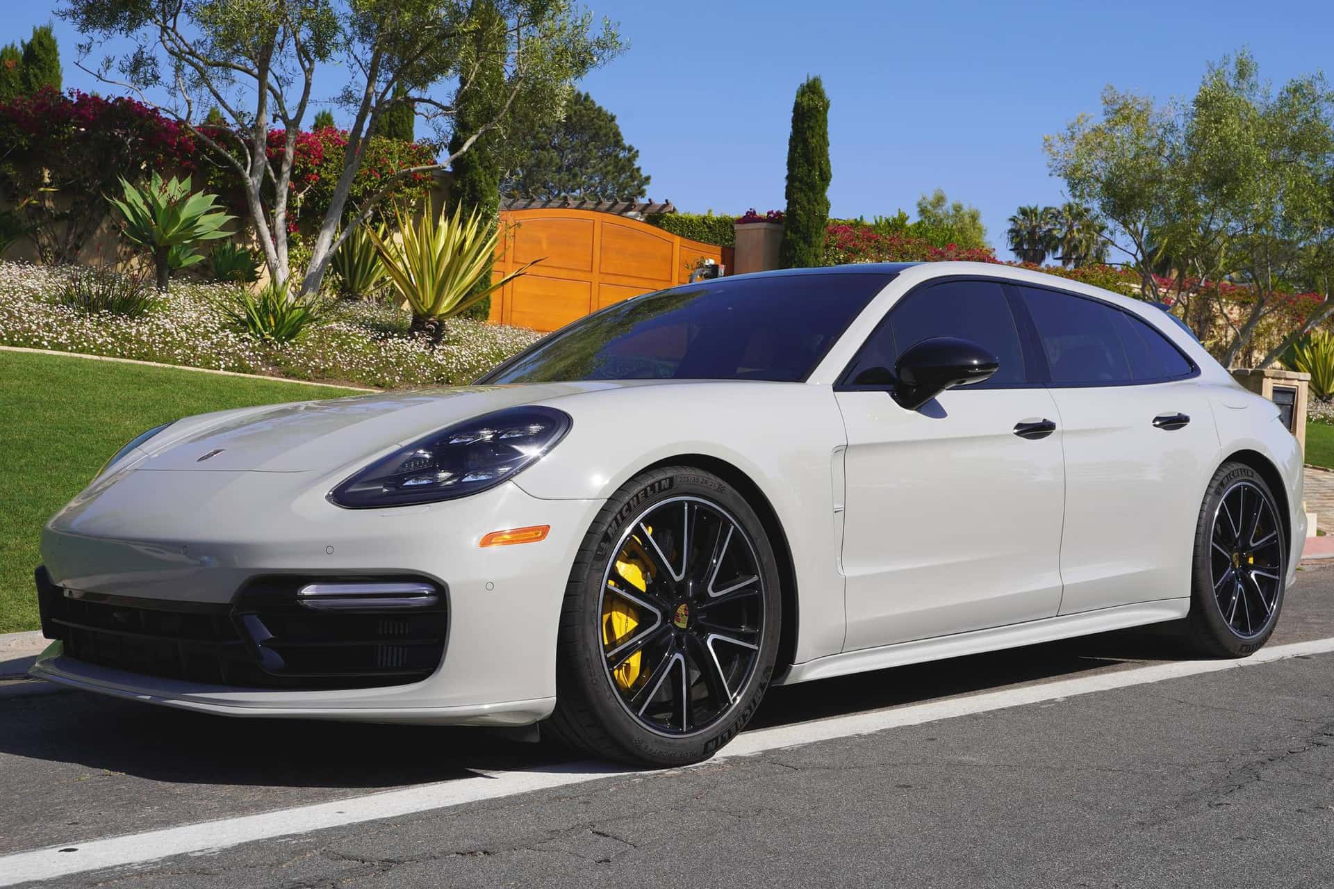2018 Porsche Panamera sold for $129,500