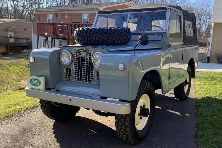 1971 Land Rover Series 88 sold for $37,000