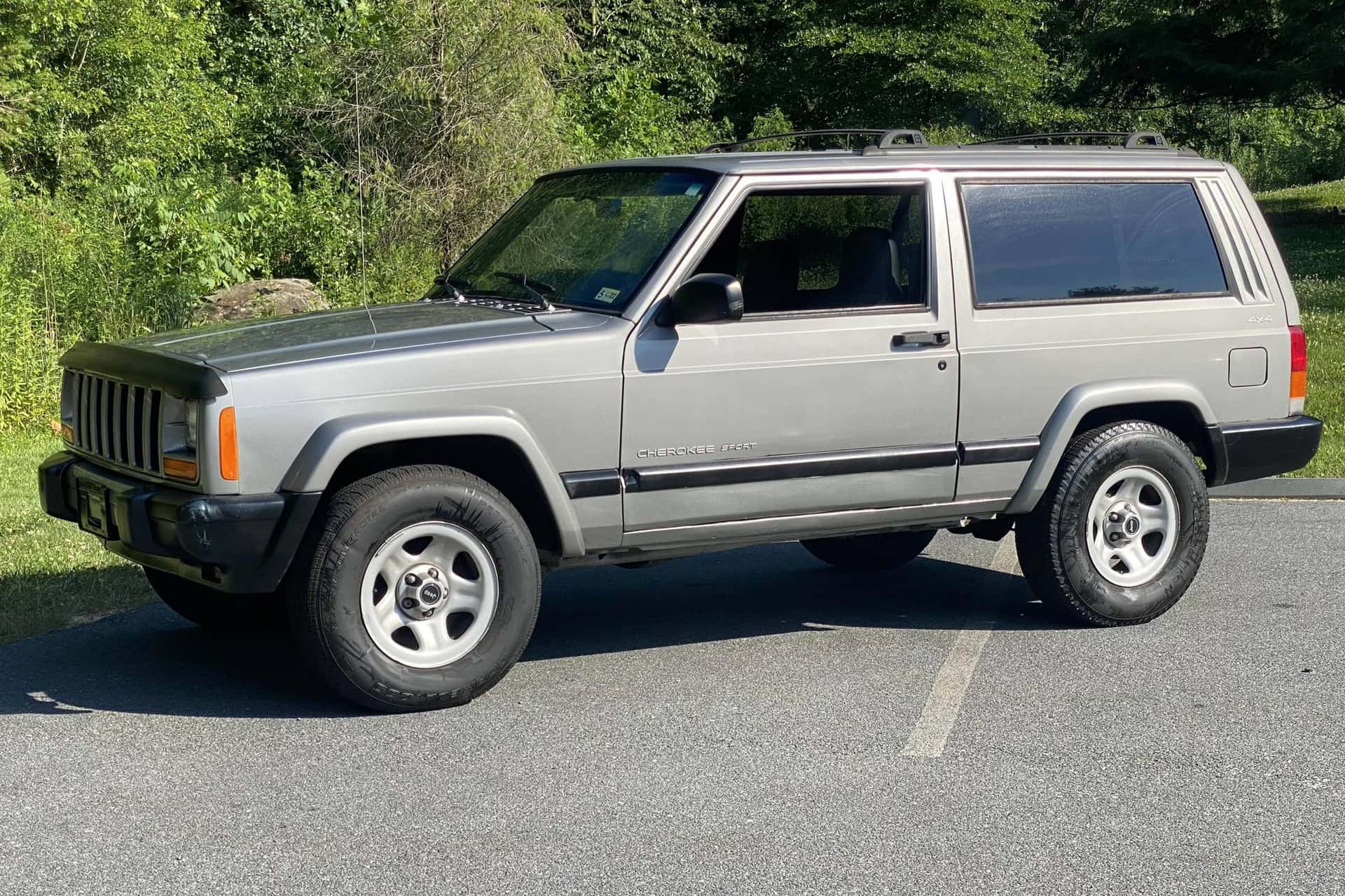 2000 Jeep Cherokee sold for $7,400