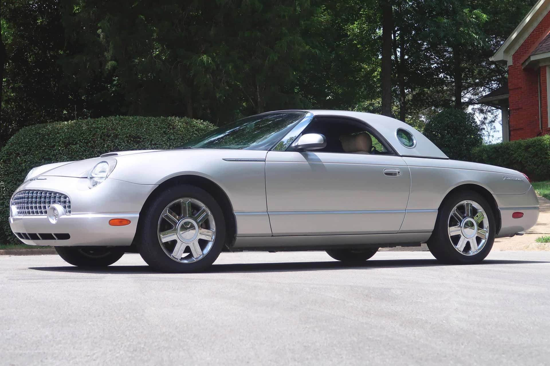 2005 Ford Thunderbird sold for $17,151
