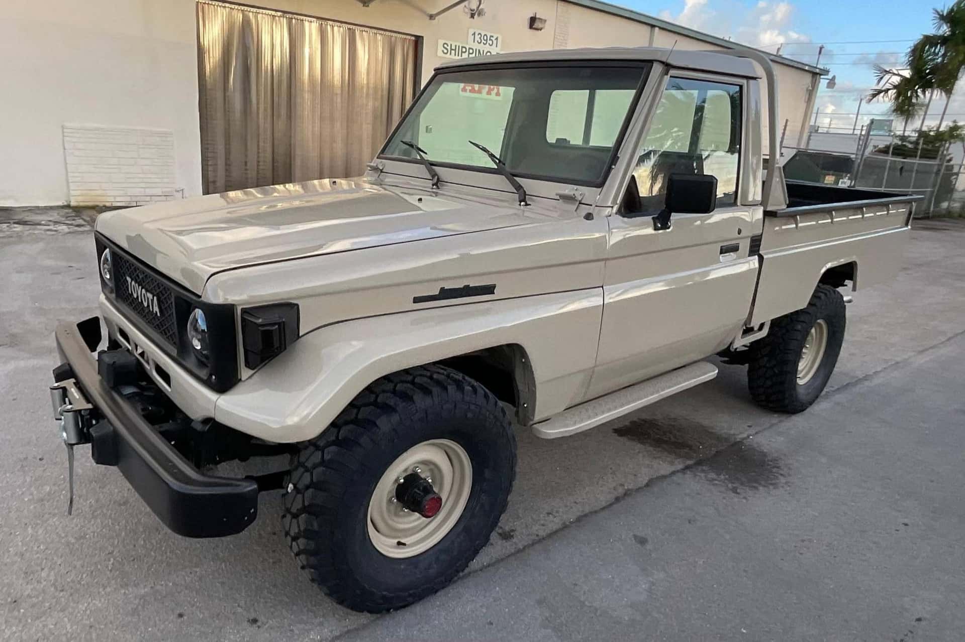 1987 Toyota Land Cruiser sold for $27,500