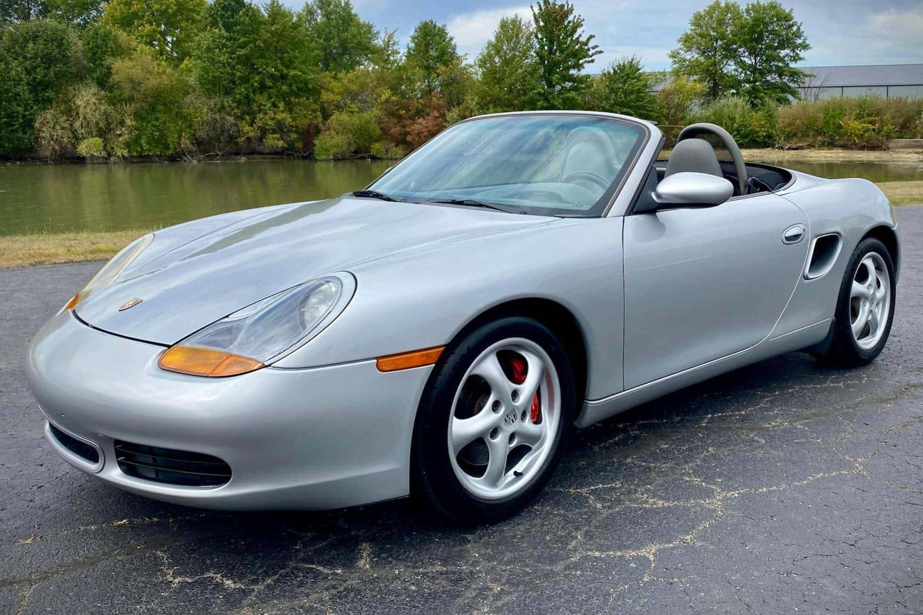 2001 Porsche 986 Boxster sold for $11,100