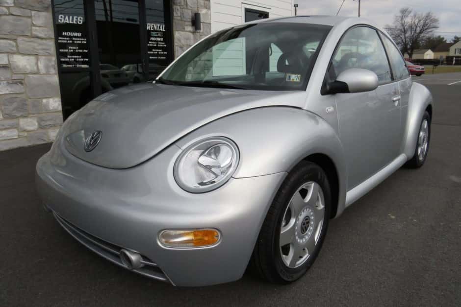 2001 Volkswagen New Beetle (1998-2010) sold for $15,000