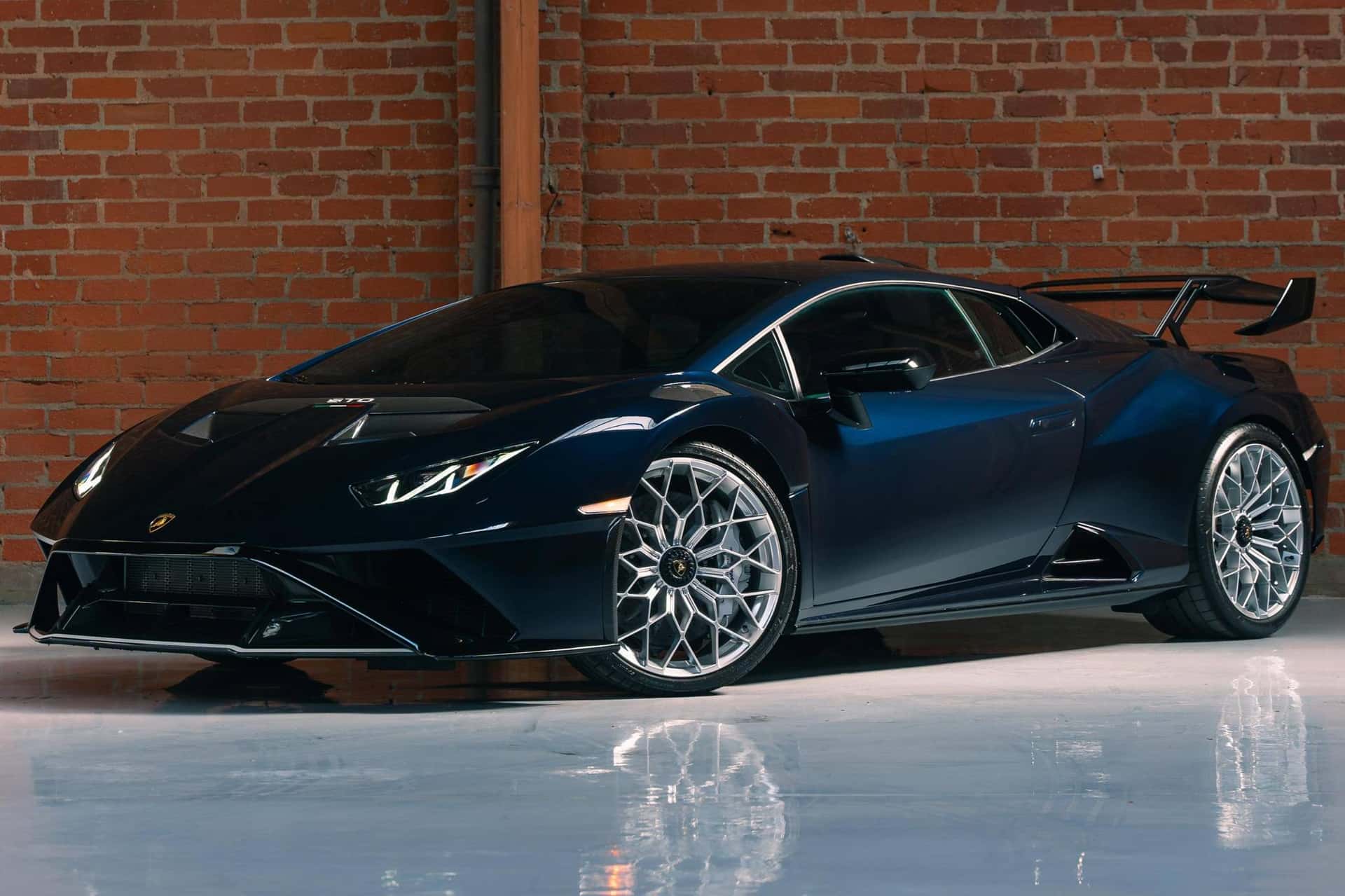 2023 Lamborghini Huracan sold for $364,000