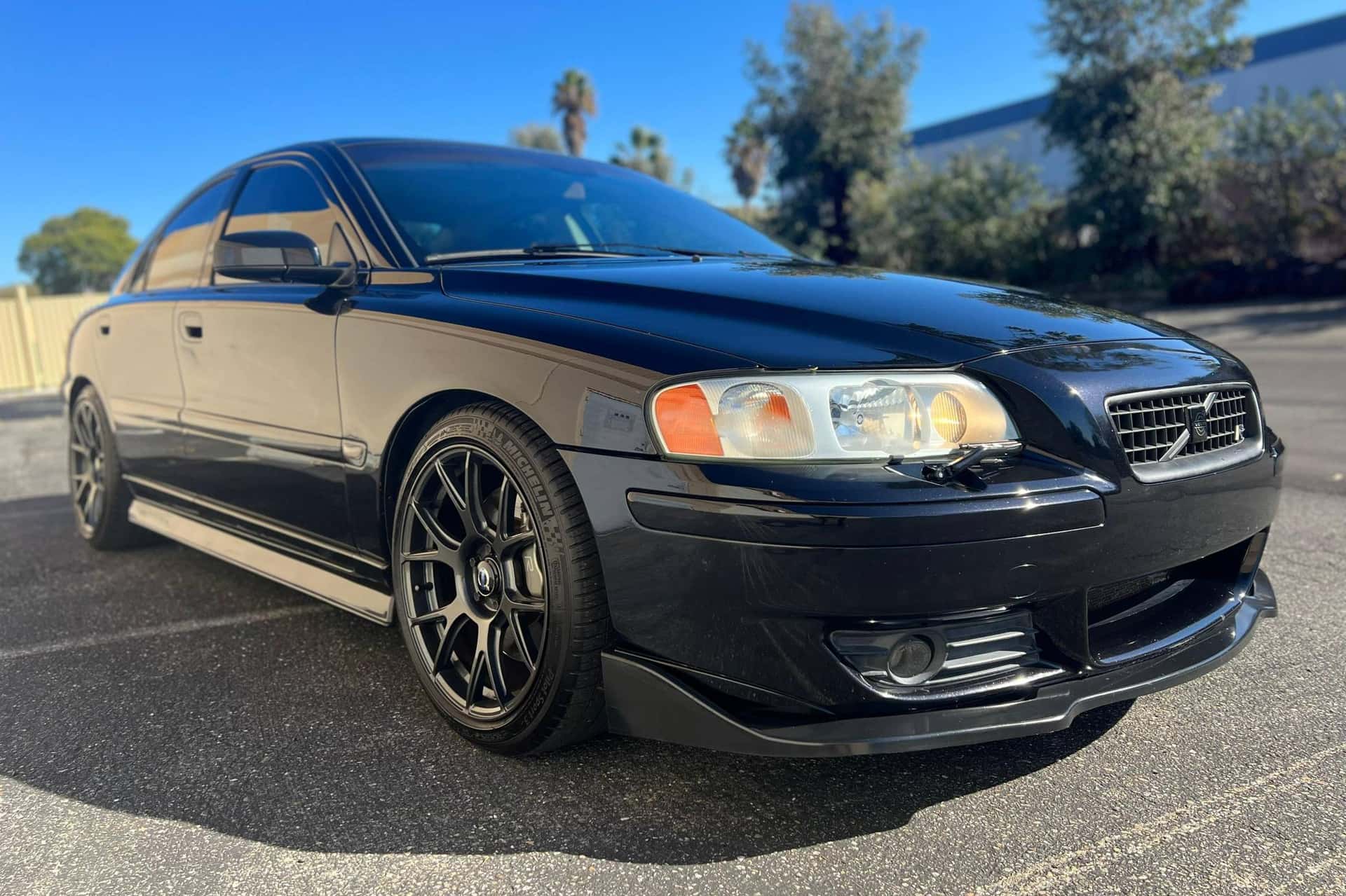 2005 Volvo S60 sold for $9,700