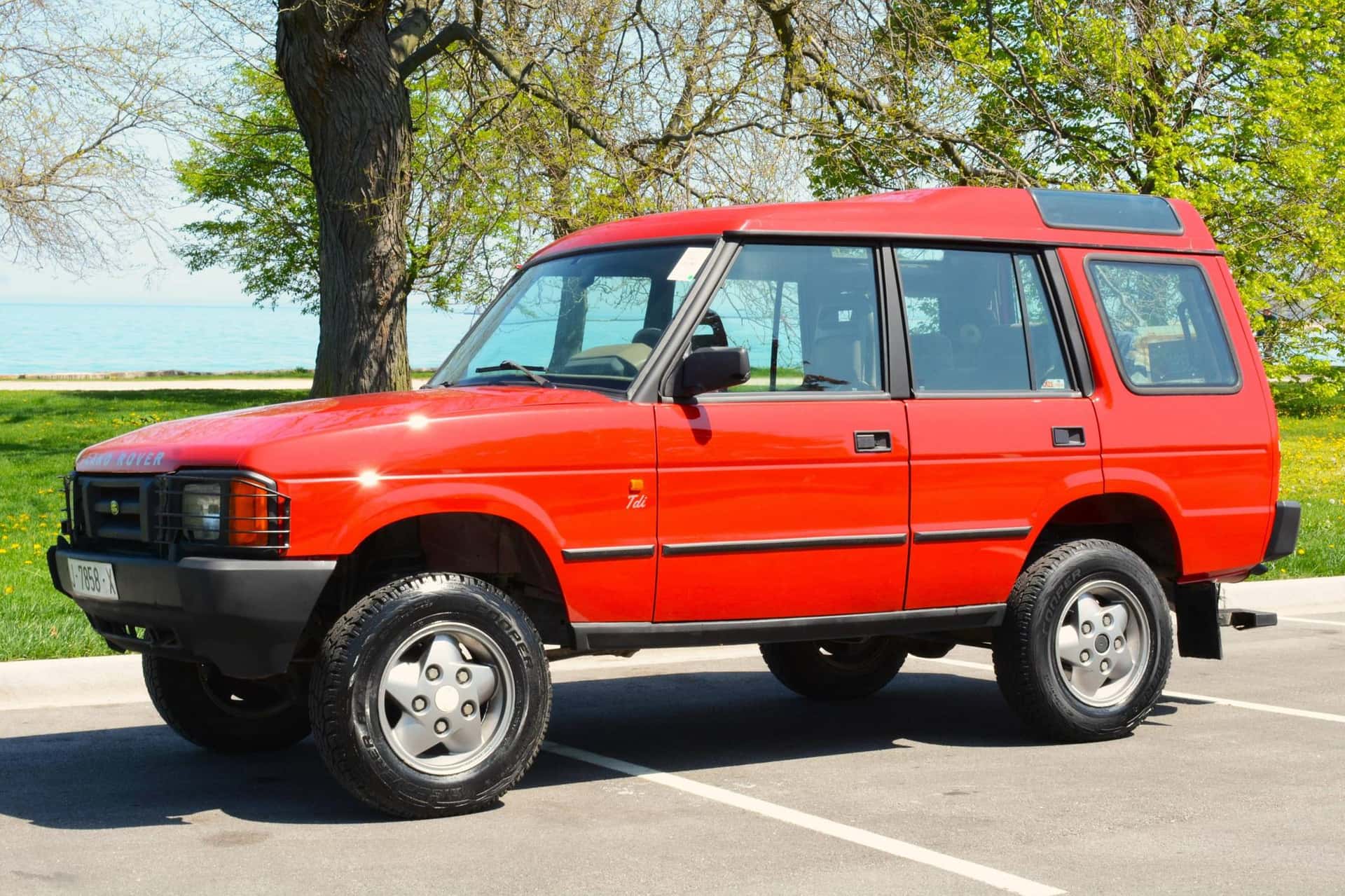 1992 Land Rover Discovery sold for $8,700
