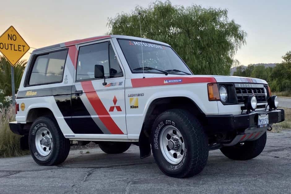 1989 Mitsubishi Pajero & Montero sold for $5,700