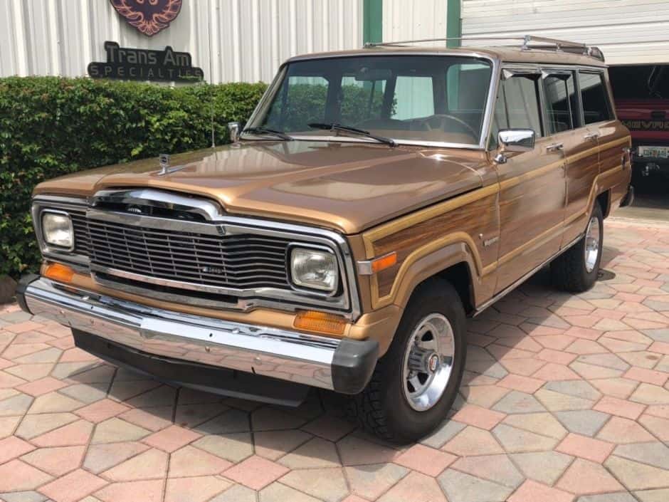 1982 Jeep SJ Wagoneer sold for $15,000