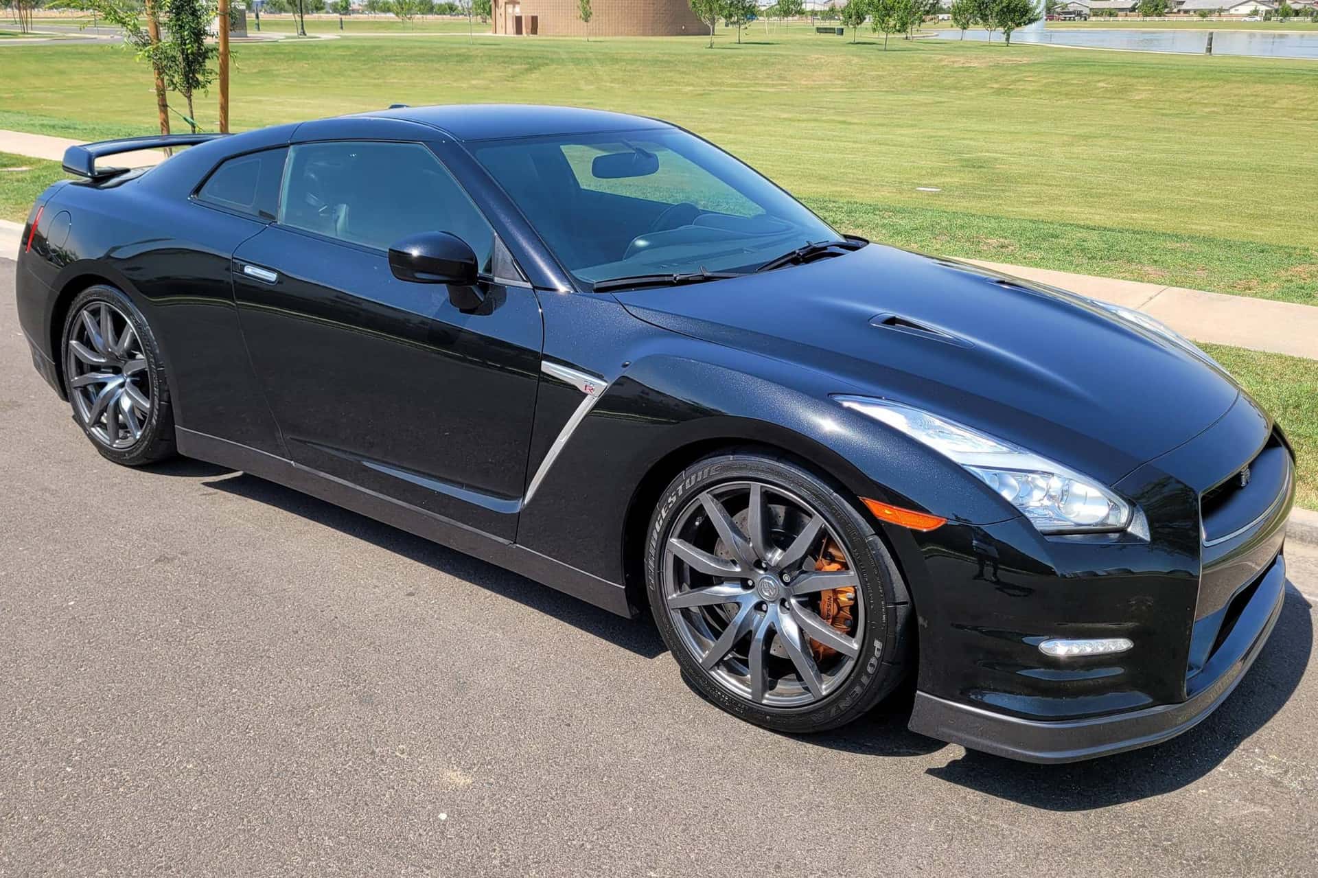 2016 Nissan R35 GT-R sold for $70,500